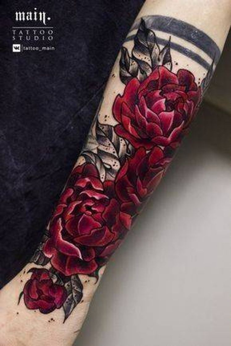 Fashion Tattoo c/ rosas vermelhas