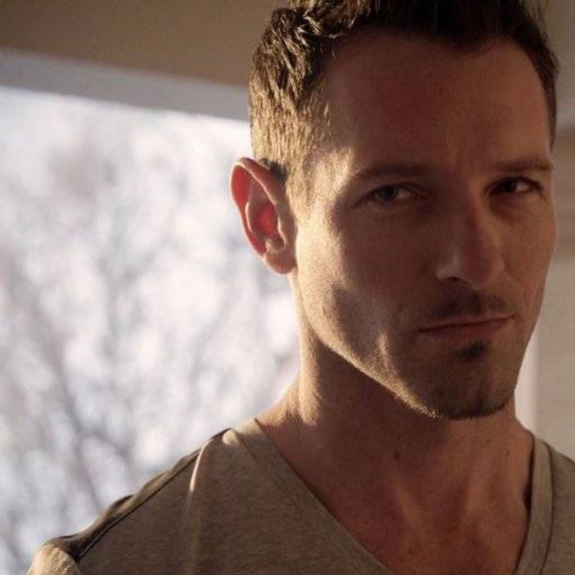 Moda Ian Bohen