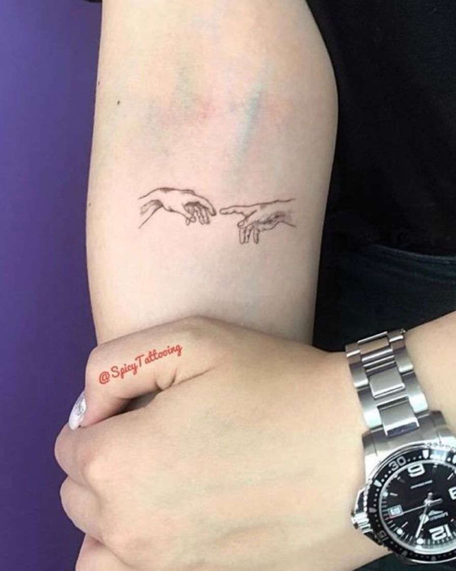 Moda tatto minimalista