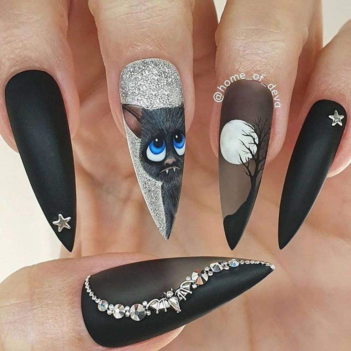 Moda  hotel transylvania 🖤🦇