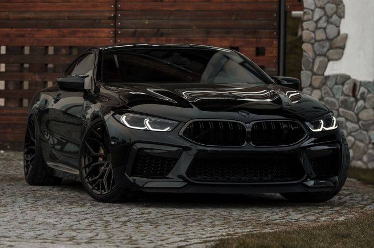 Moda BMW M8