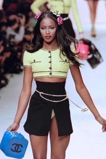 naomi campbell’s 90s chanel looks 