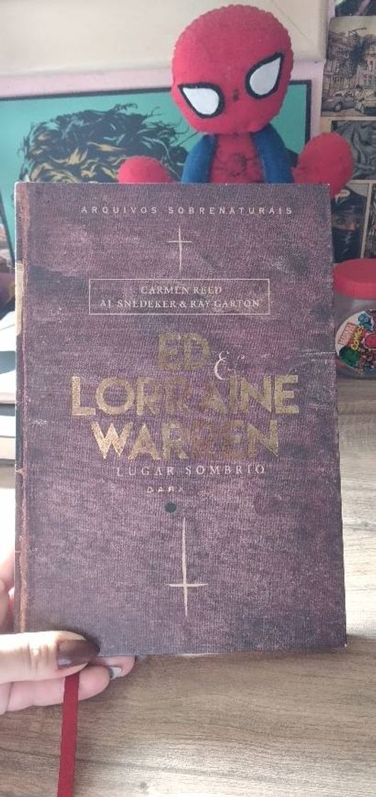 Fashion Ed & Lorraine Warren - Lugar Sombrio - DarkSide Books