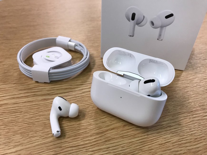Social AirPods Pro - Apple