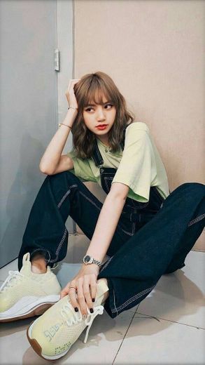 Lisa pose