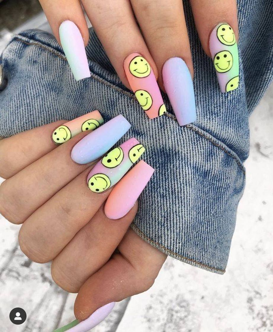 Fashion Nails smile face