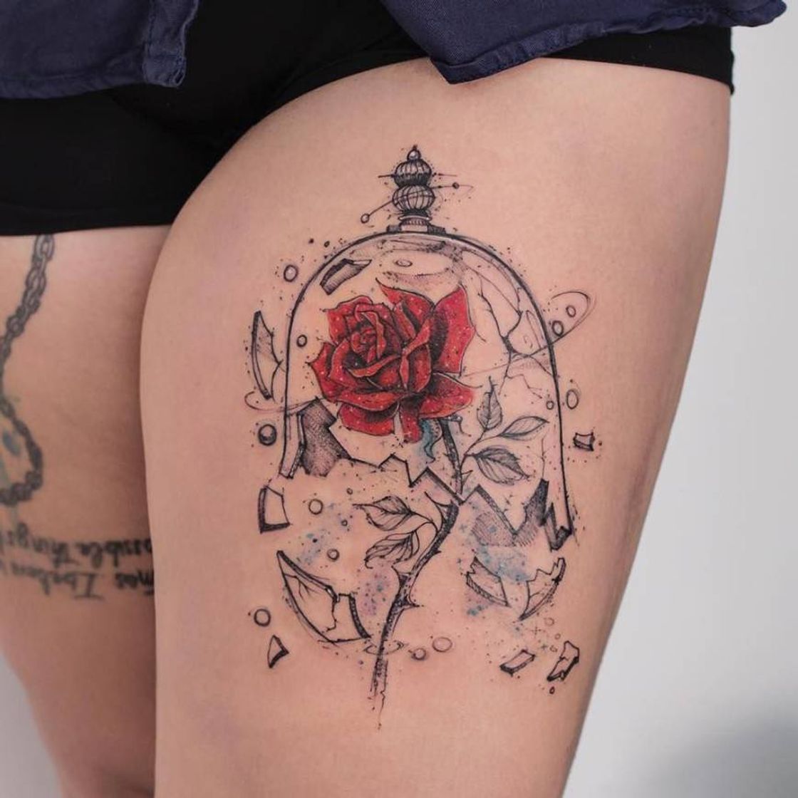 Moda Tattoo rosa bela e a fera