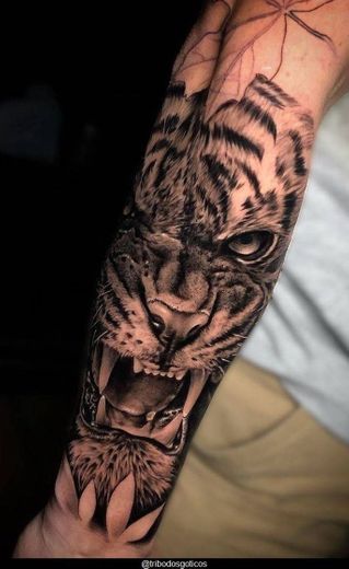 Ante braço com tigre realista