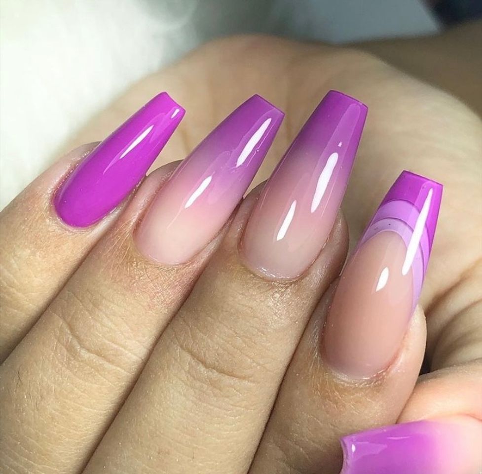 Moda Unhas Lilás com roxo 