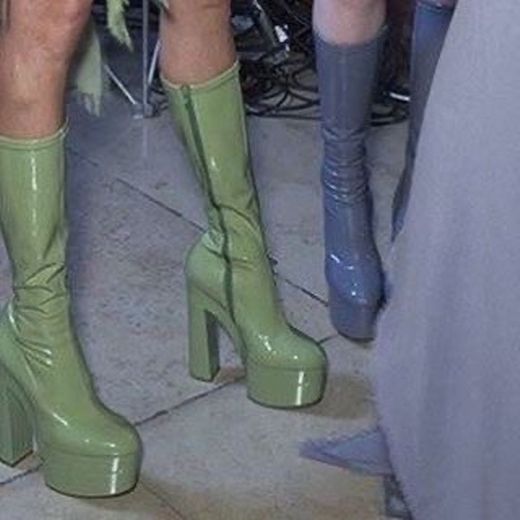 botas diferentes