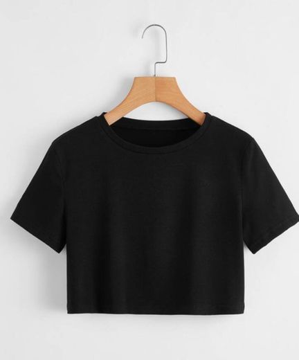 camiseta preta simples 