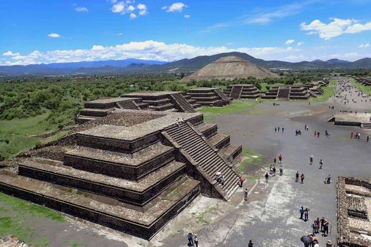 Teotihuacan Pyramids- Botanical Gardens