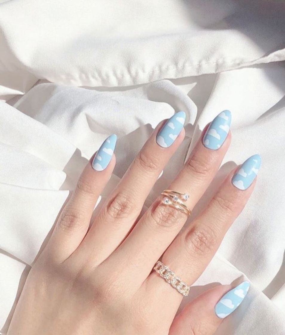 Moda Unhas com decoração de nuvem 