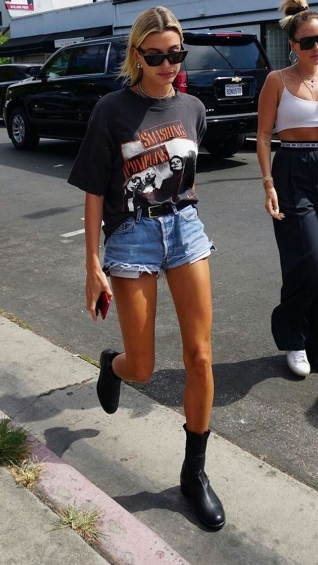 Fashion Hailey Bieber outfit