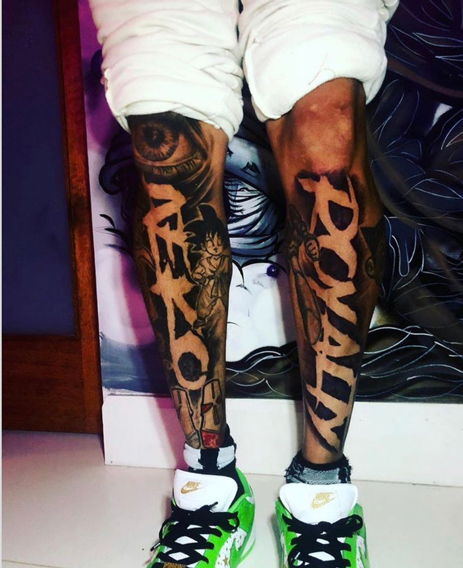 Moda Chris Brown faz grandes tatuagens nas pernas em homenagem aos ...