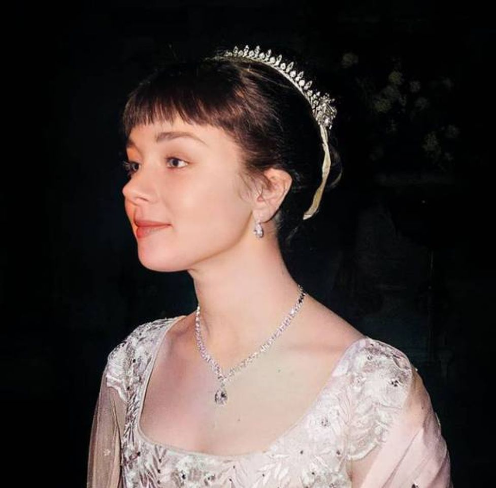 Social Eloise Bridgerton 😍