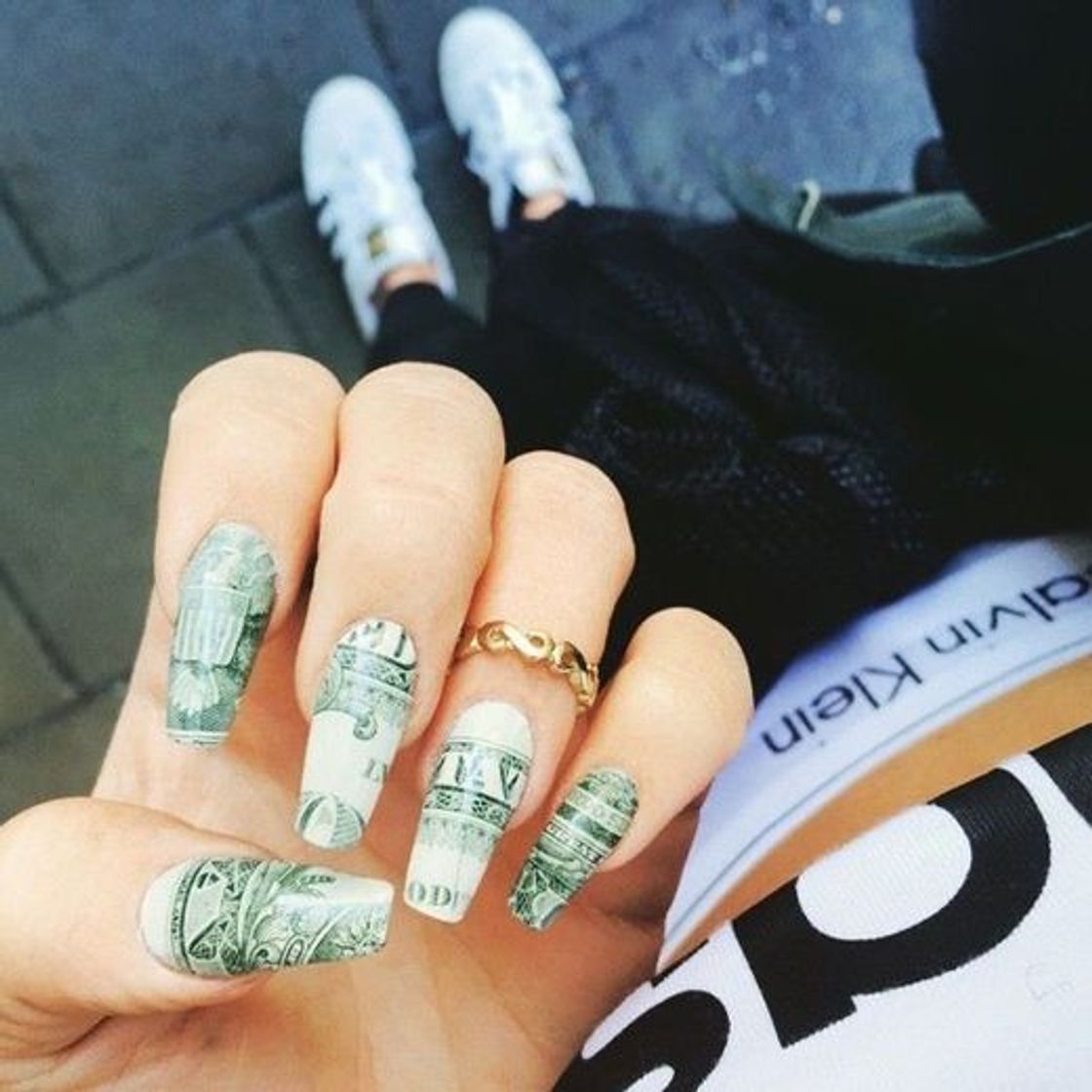 Social nails