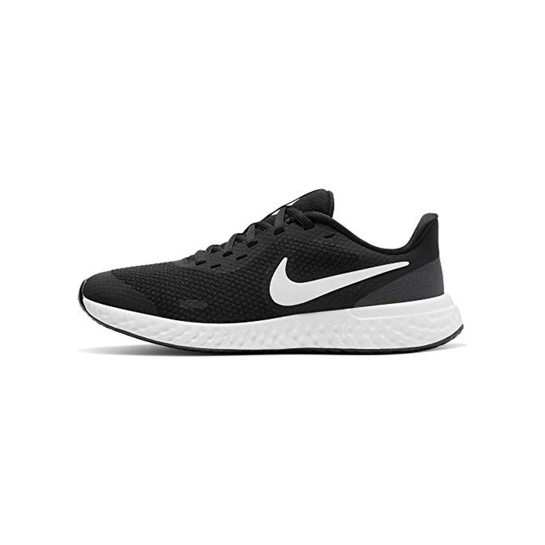 Social Nike Revolution 5