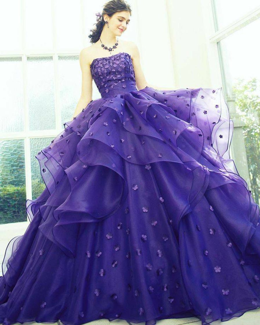 Moda Vestido roxo com flores 