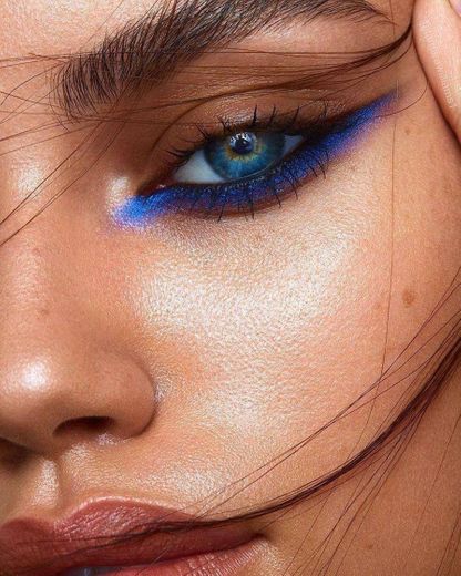 BLUE make up 🔵