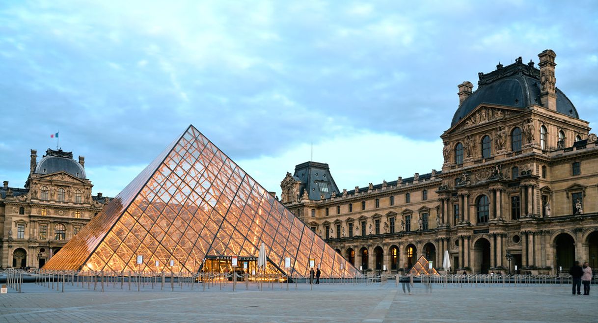 Place Museo del Louvre