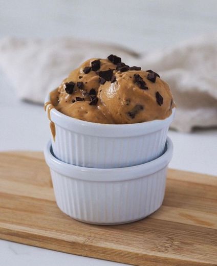 Helado de platano y cacahuete vegano