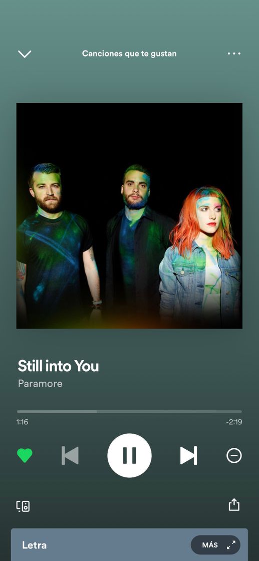 Canción Still into You