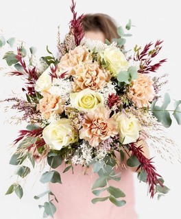 Social Ramo de flores con rosas color crema