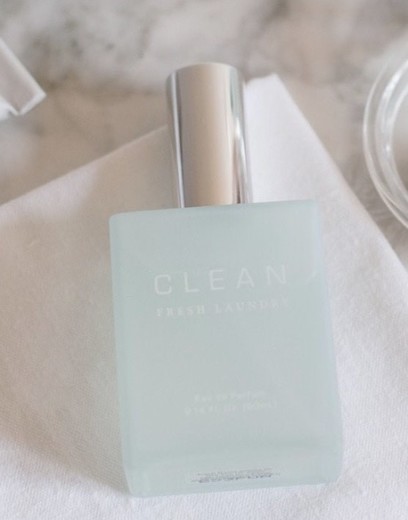 Perfume olor a ropa limpia