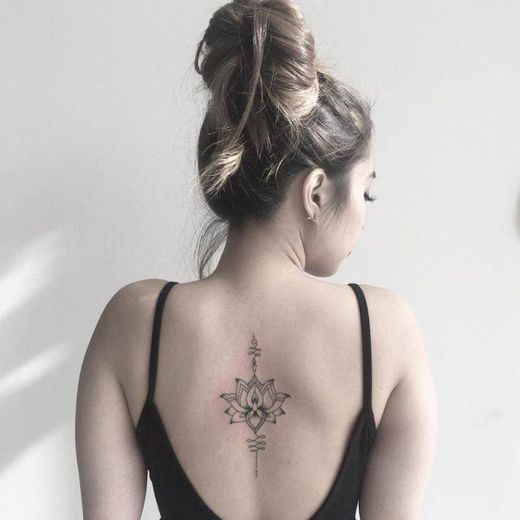Tattos nas costas