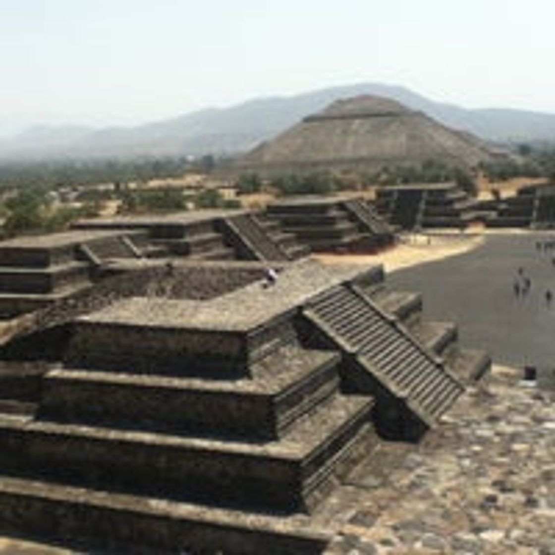 Lugar Zona Arqueológica de Teotihuacán puerta 1