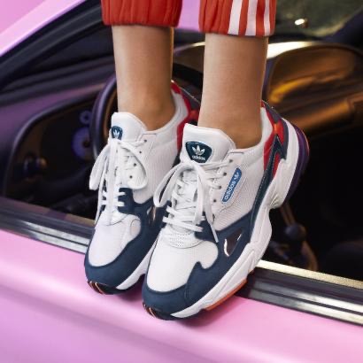 Moda Adidas Falcon