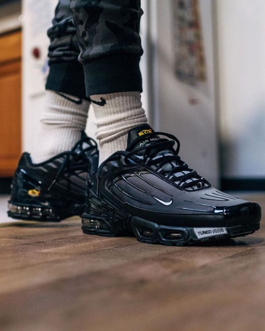 Social Nike Air MAX Plus TN III Noir - 40 1