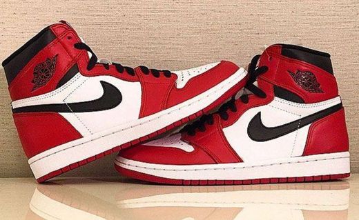 TÊNIS AIR JORDAN 1 HIGH CHICAGO