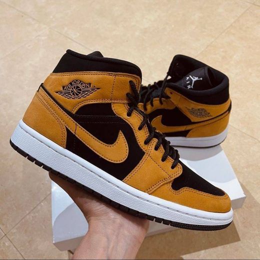 NIKE AIR JORDAN 1 • DESERT OCHRE