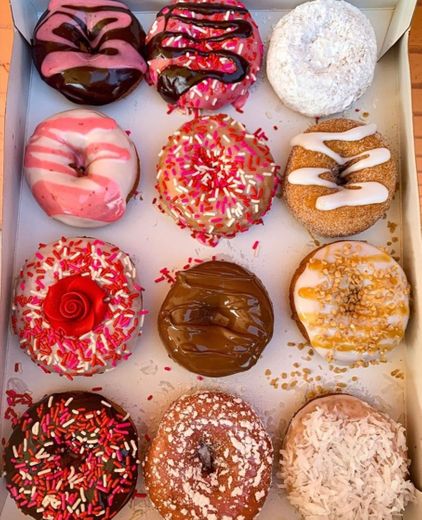 VALENTINES DAY DONUTS 