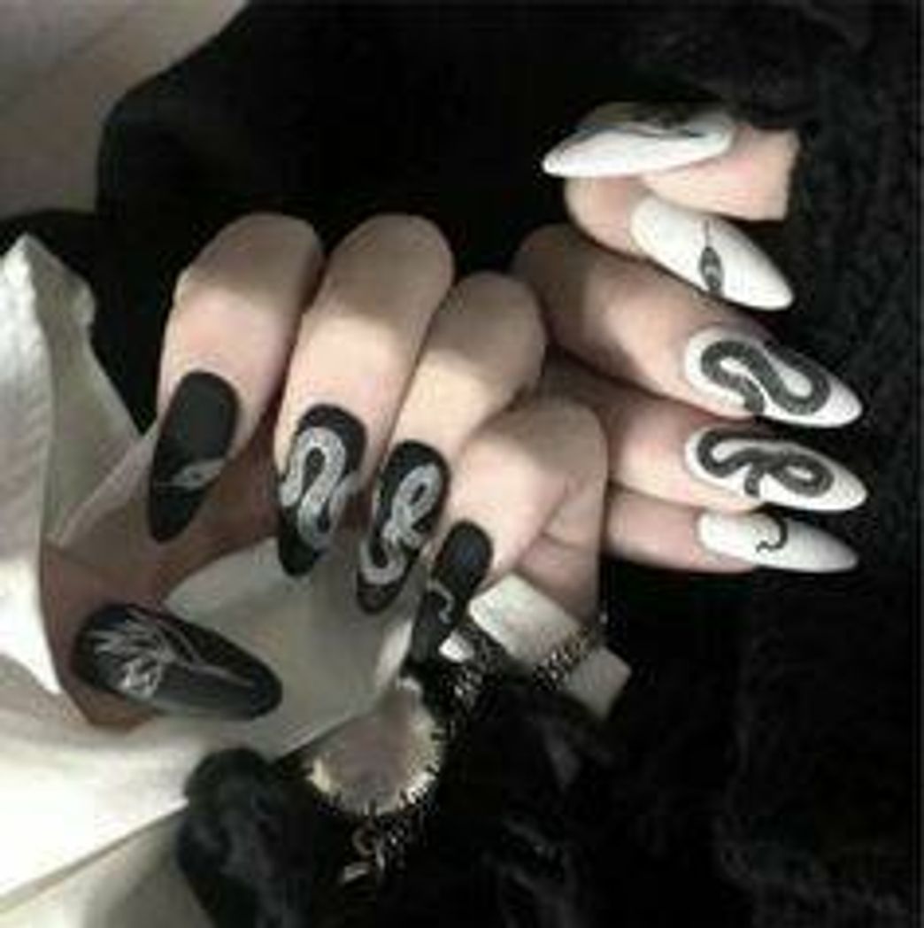 Social Unhas de cobras 