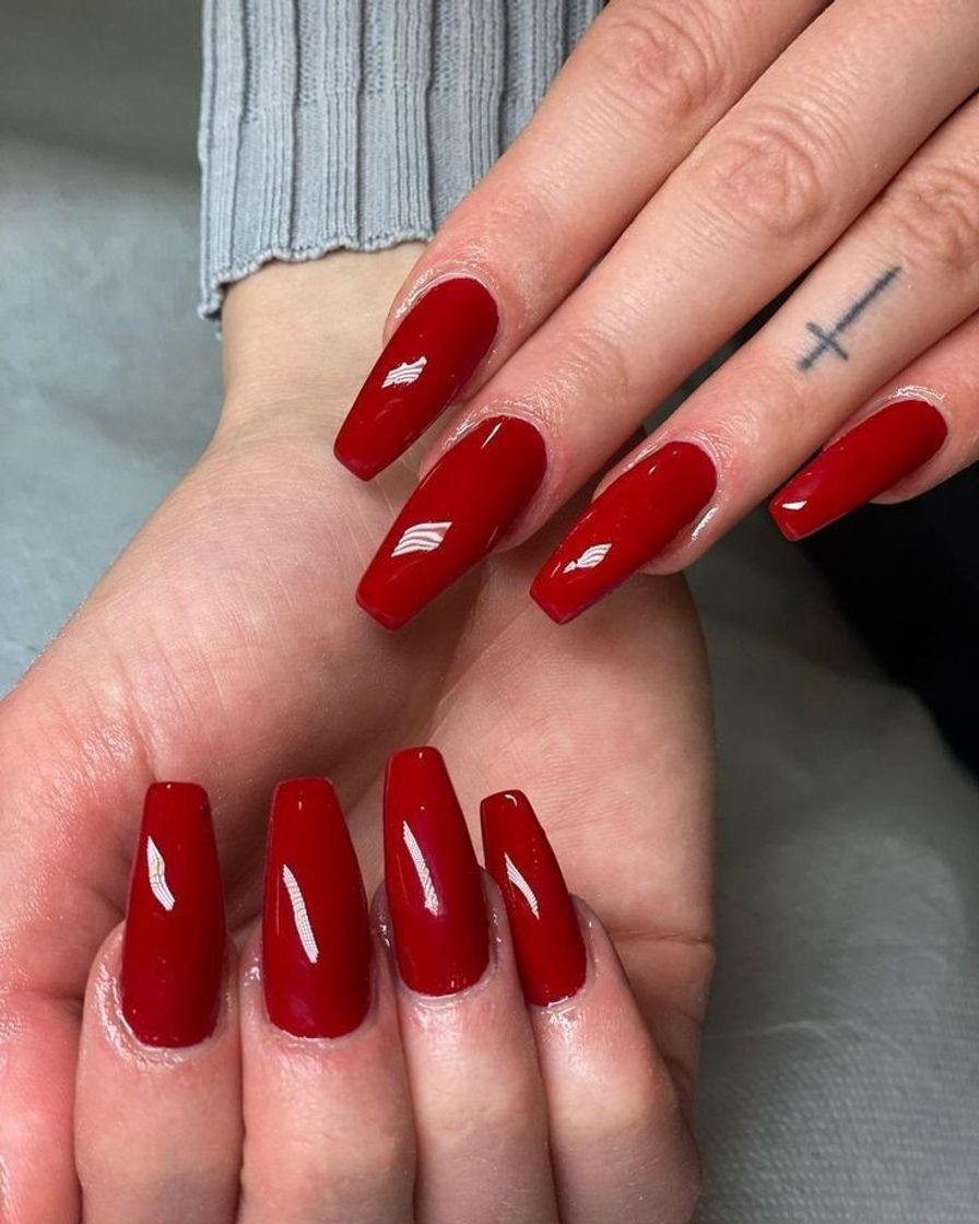 Mulheres independente e importadas que vermelho sexy