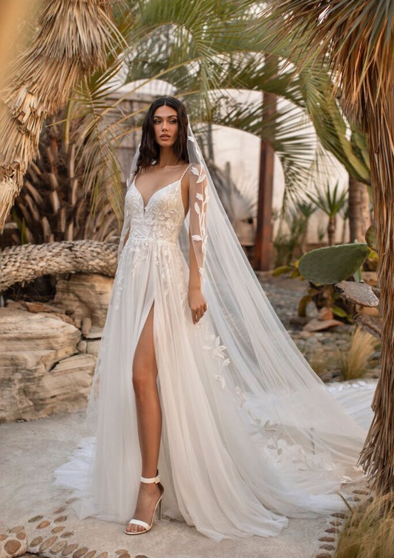 Fashion Inspiração pra quem vai casar na praia 😍👰🏼‍♀️