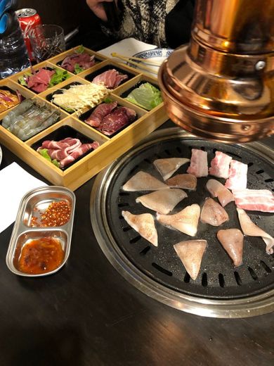 Restaurante HUANG Table Barbecue+Hot Pot