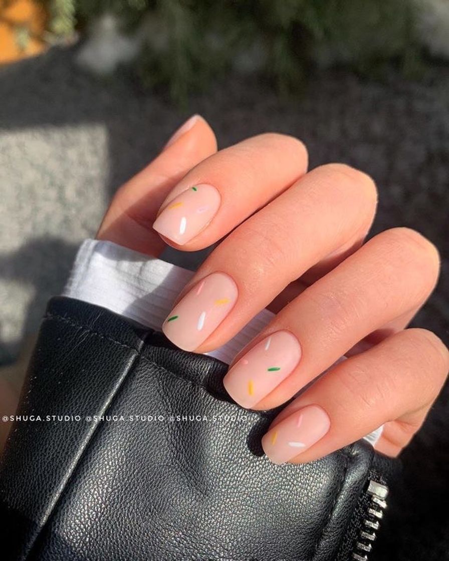 Moda Unhas minimalistas 