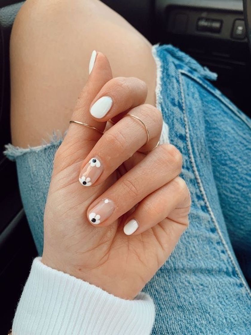 Moda Unhas minimalistas 