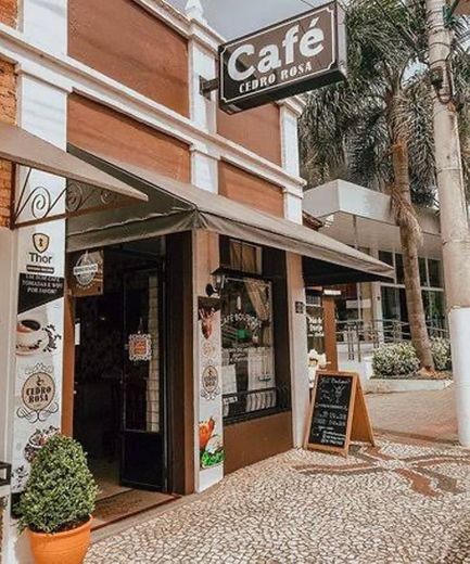 CAFÉ Boutique Cedro Rosa / Cafeteria e Cestas de Café da Manhã