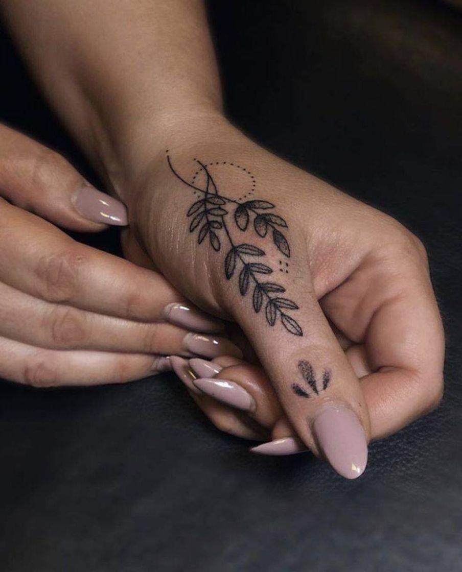 Fashion Tatuagem na mão 