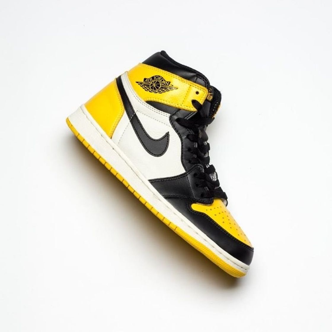 Social Jordan Air 1 Mid SE,