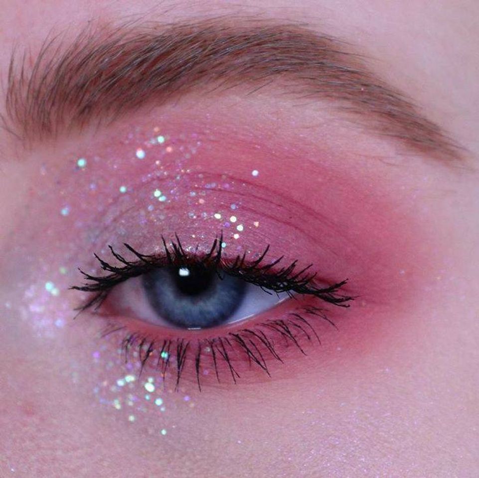 Fashion maquiagem com glitter 