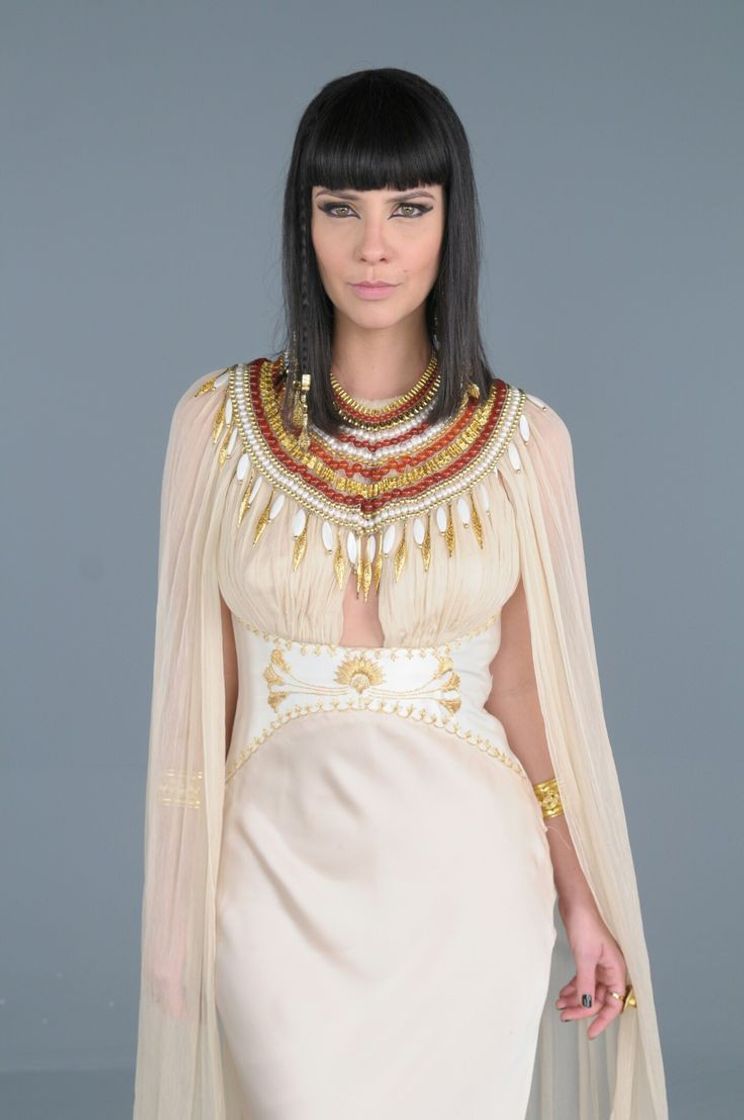 Social Nefertari