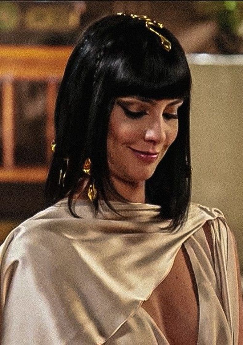 Social Nefertari