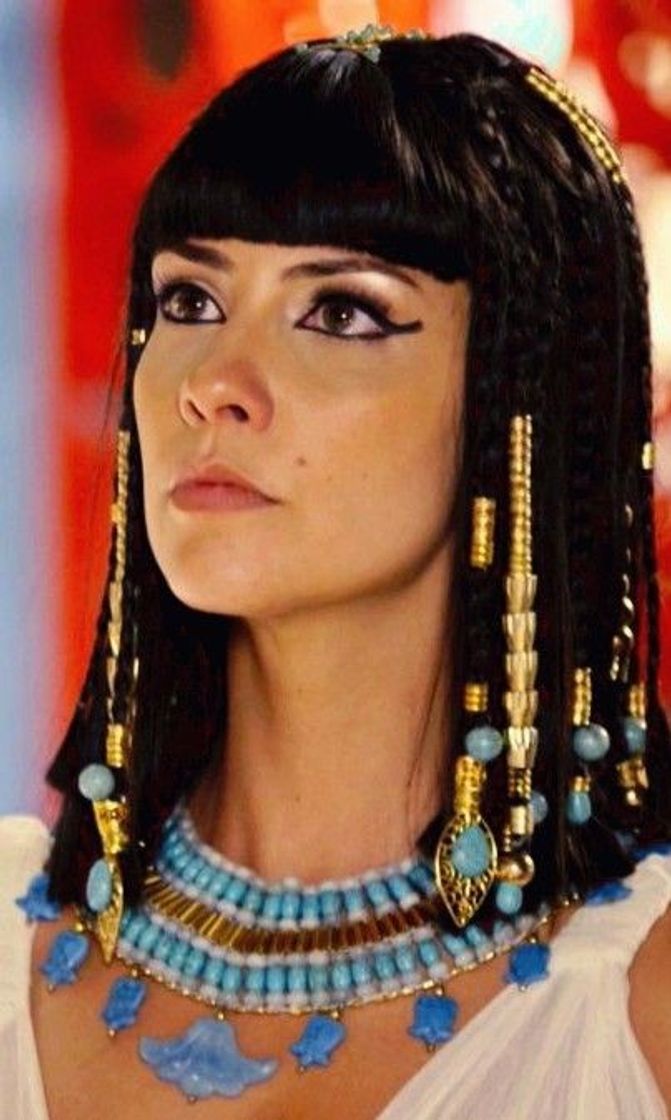 Social Nefertari
