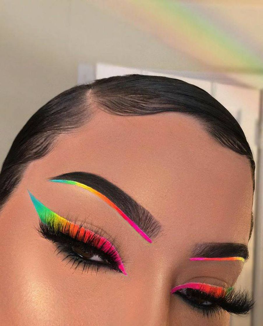 Moda Rainbow makeup 